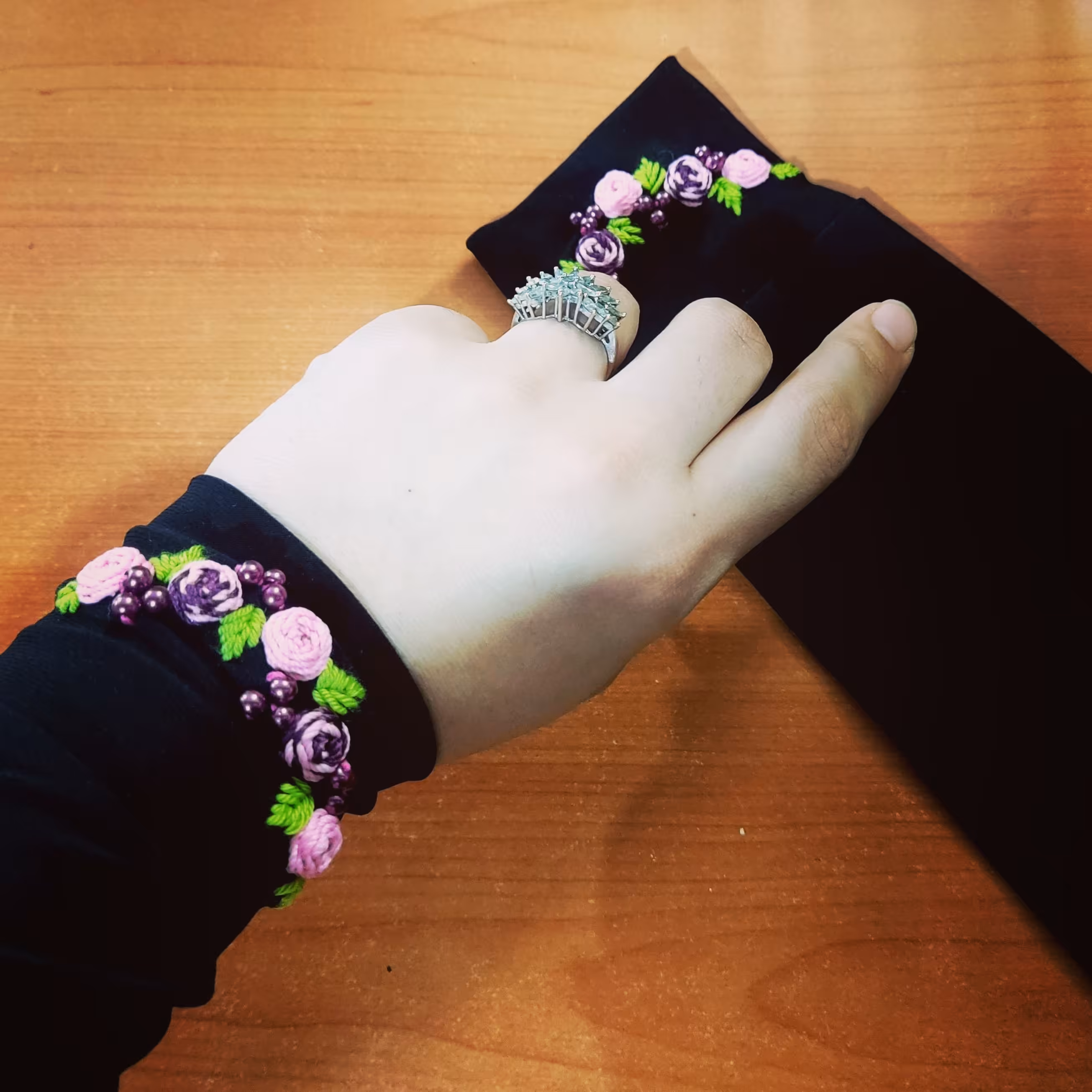 ساق دست گلدوزی طرح5 گل 25