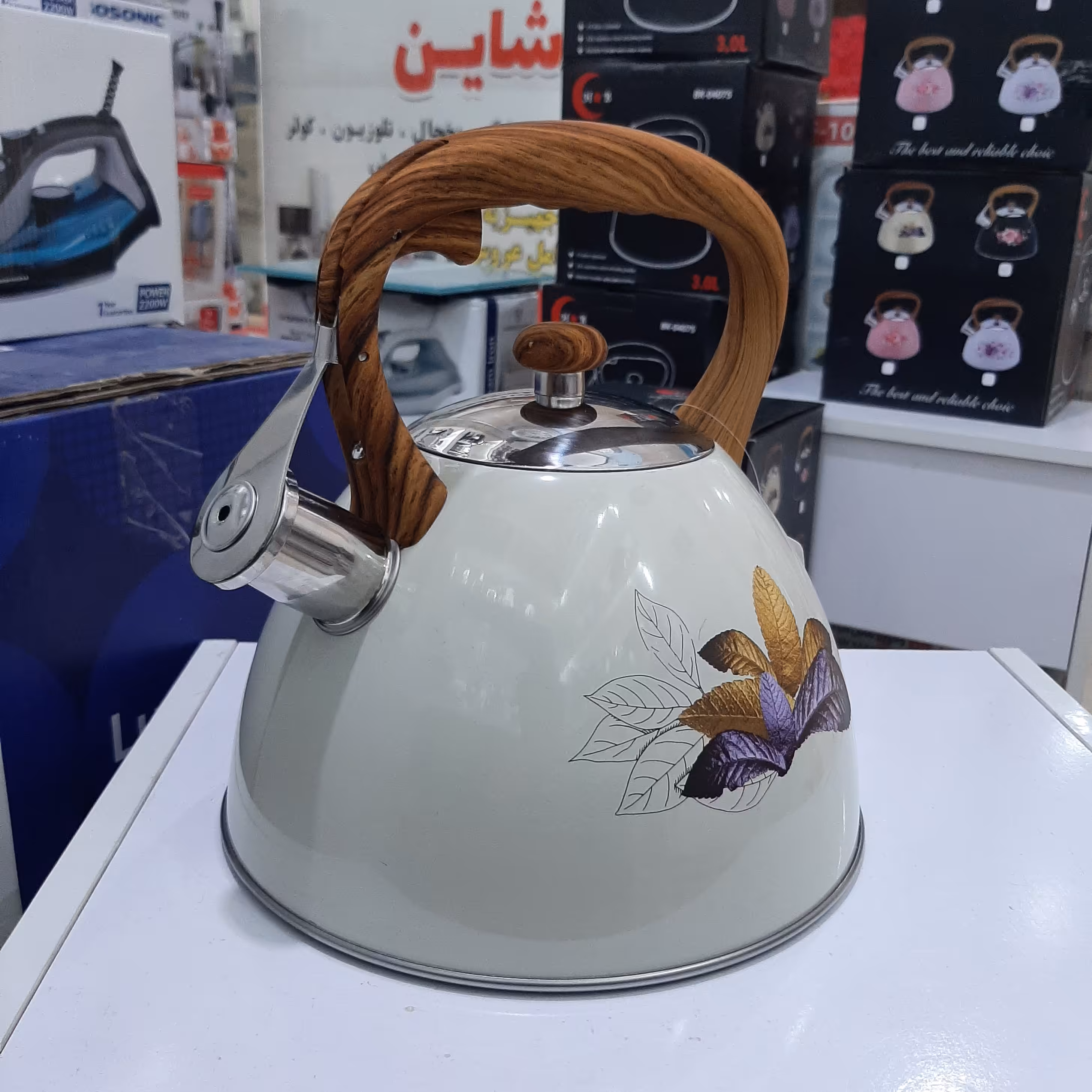 کتری سوتی استیل 3 لیتری کف چدن کرم