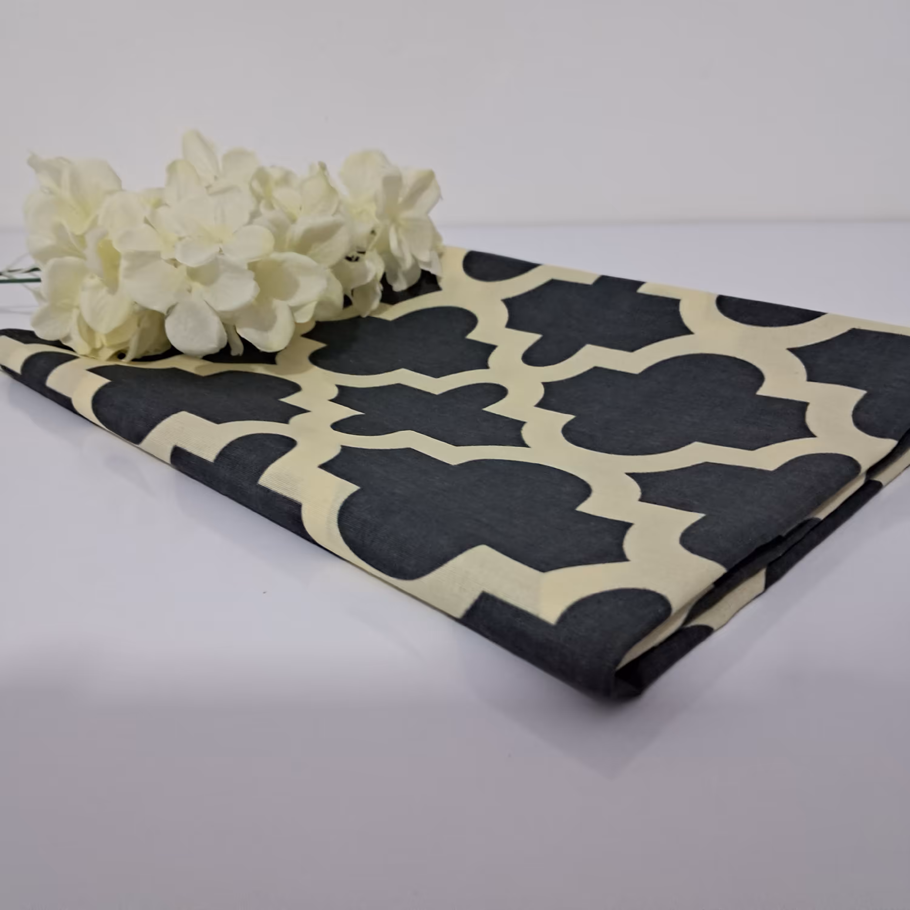 رومیزی زیبا