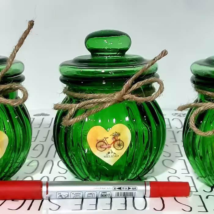 جای ادویه و جای شعمی درب شیشه ای تولید شده با بلور بسیار عیار شیشه سبزبادرب واشر دار اب بند