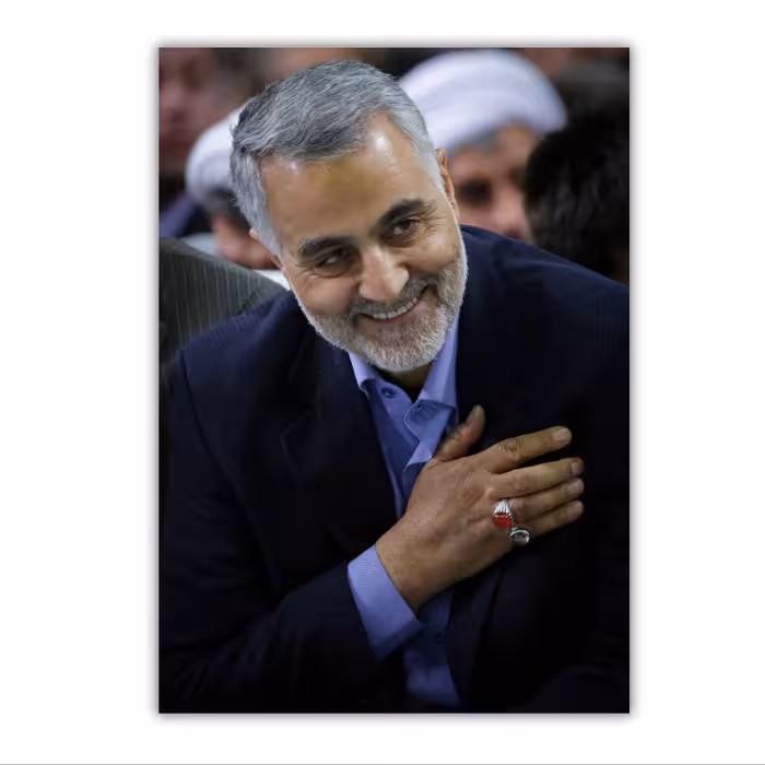 تابلو شاسی مدل سردار شهید حاج قاسم سلیمانی سایز 14 در 20 کد 34