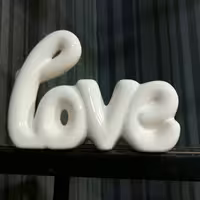 مجسمه لاو Love و هوم Home 