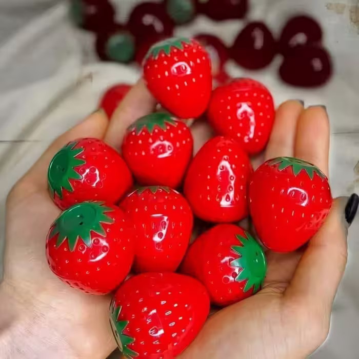 بالم لب توت فرنگی