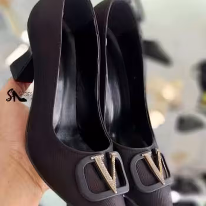 کفش مجلسی سایز 37تا40 پاشنه7سانت جنس رویه ساتن طرح دار