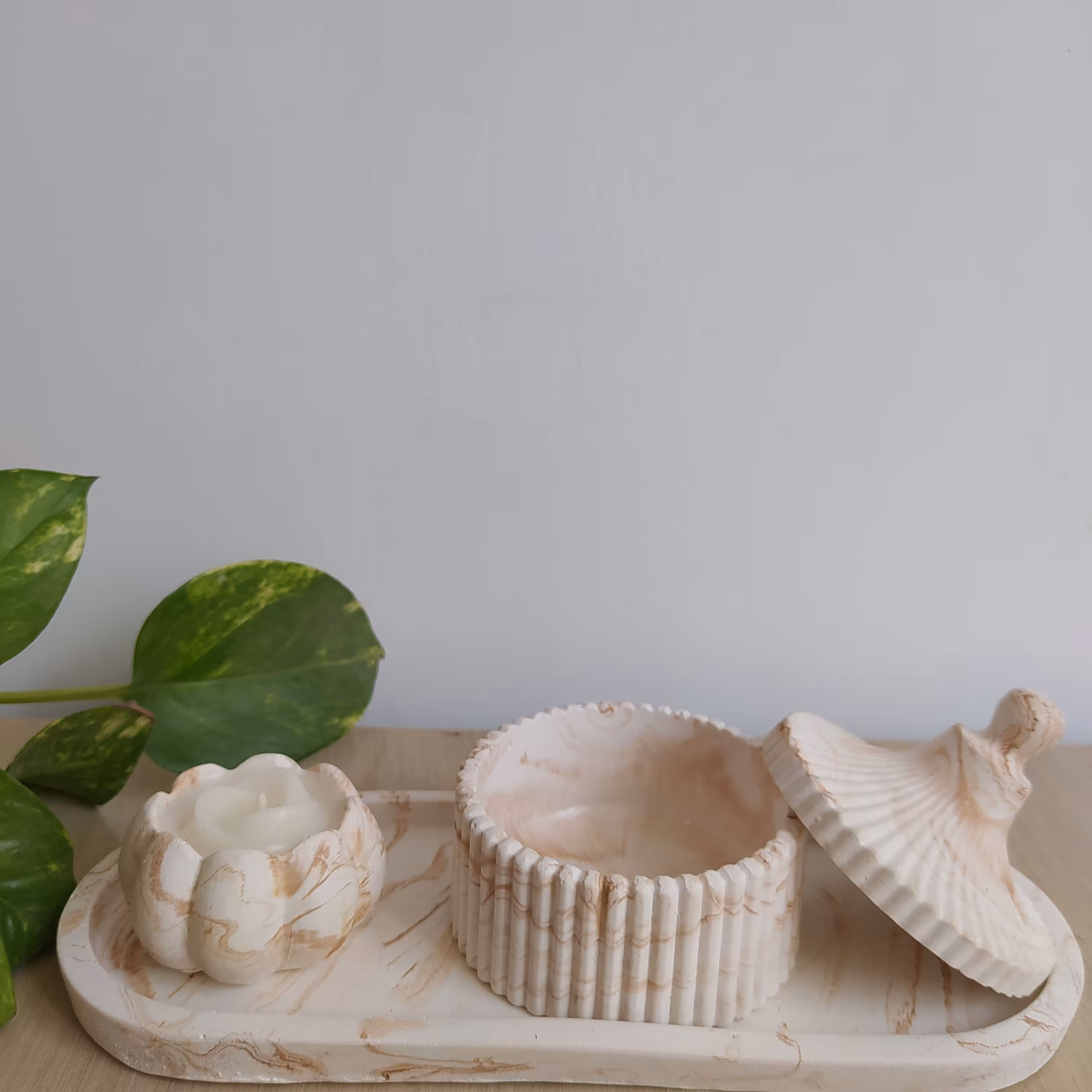 ست سه تیکه جذاب سنگی جاجواهری وشمع به همراه سینی بیضی 