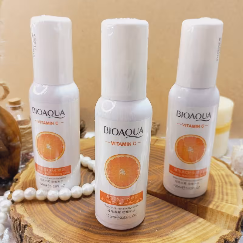 اسپری مرطوب کننده صورت حاوی ویتامینc بیوآکوا حجم 100میل