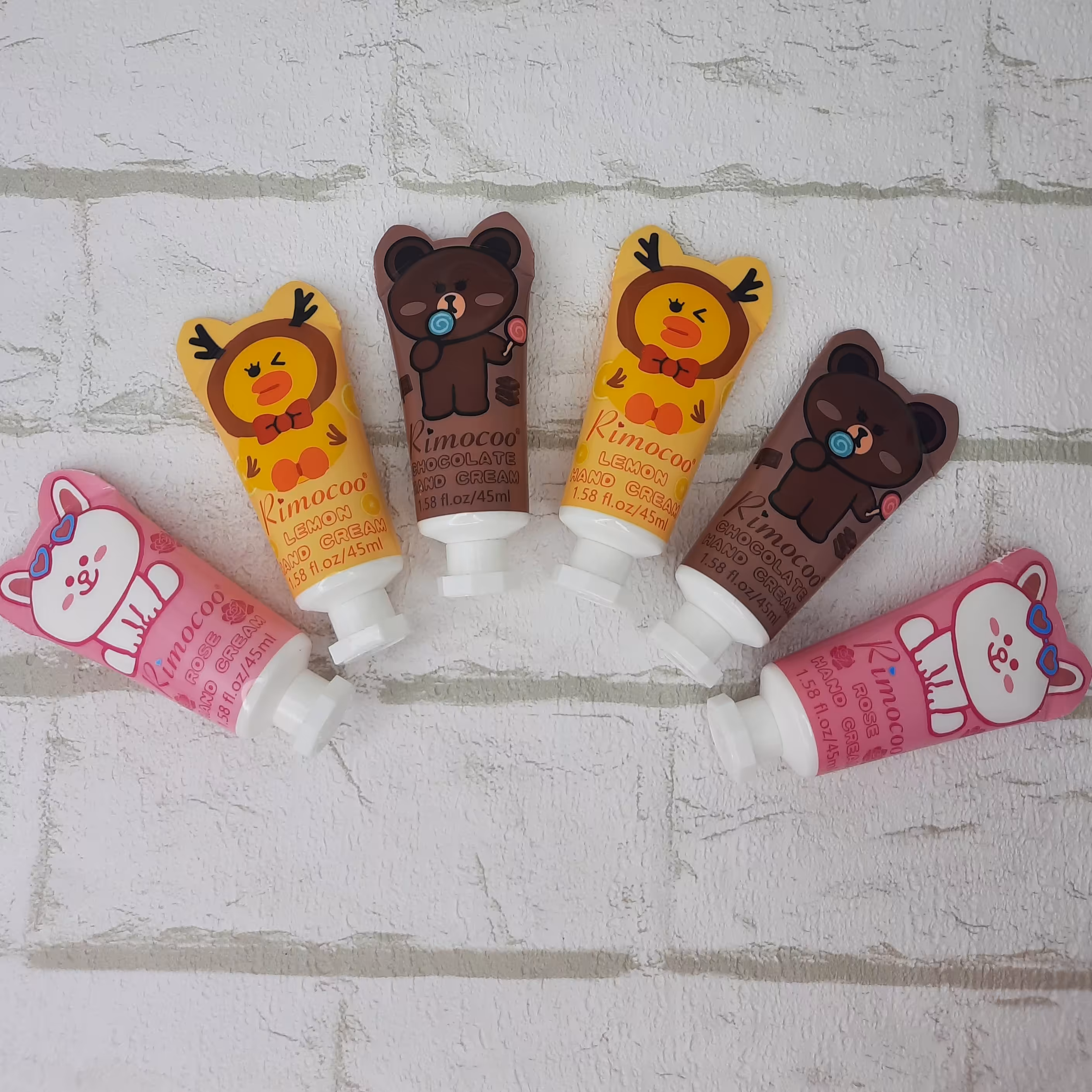 کرم دست عروسکی