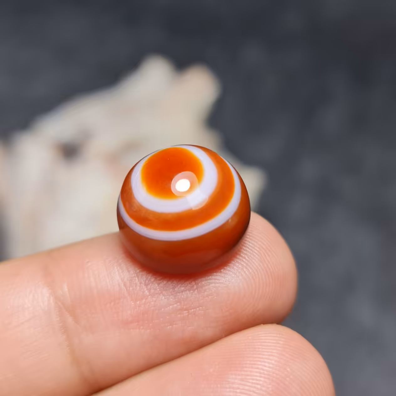  نگین زیبای سنگ عقیق سه پوست خوش رنگ معدنی
کد 28619
