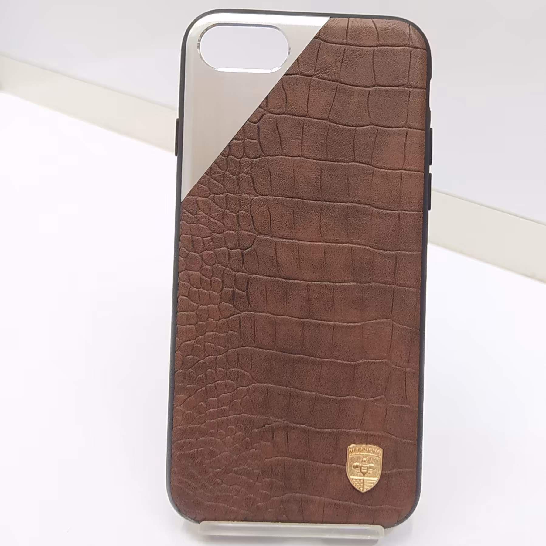 کاور گوشی آیفون 7.8 جنس کاور پشت چرم.ساده و شیک مقاوم در برابر ضربه