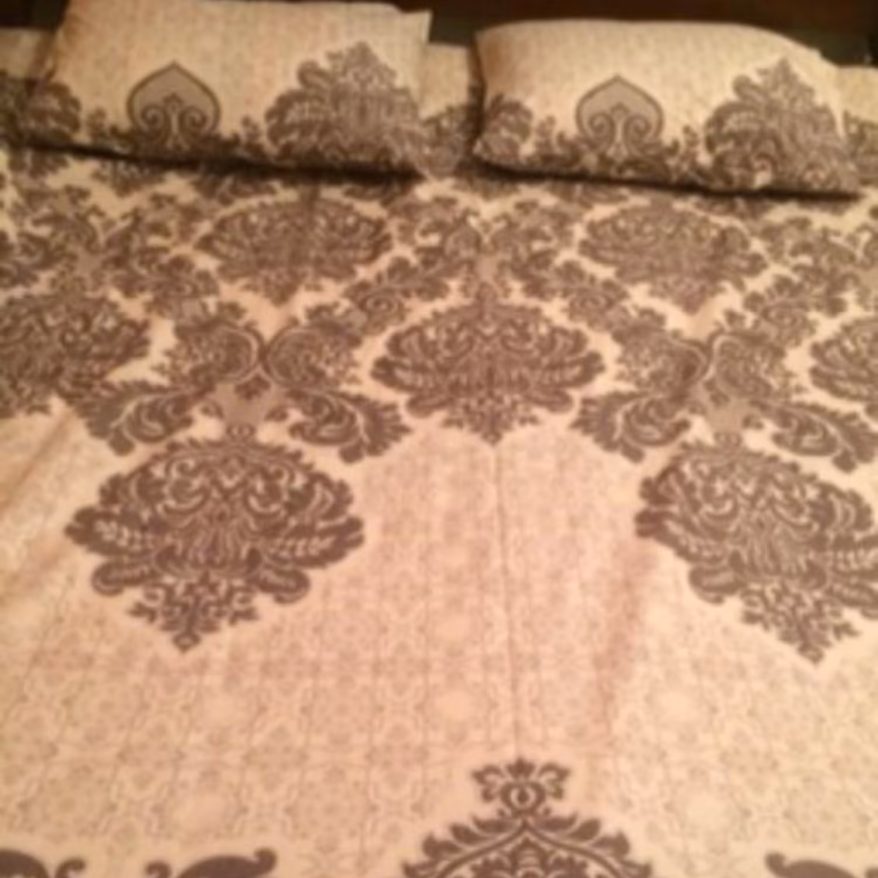 ست کاور دو نفره شامل یک کاور کشدار تشک و  دو عدد روبالشی