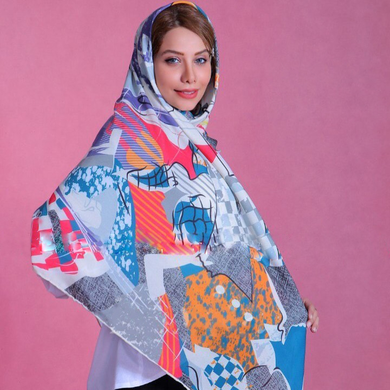 روسری زنانه نخی مدل ادمک