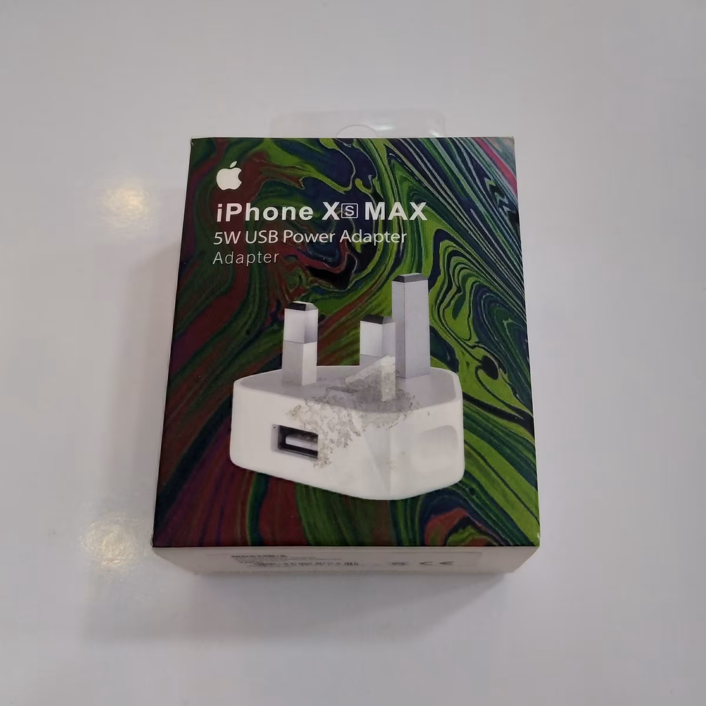 شارژر دیواری  اپل مدل MD812B.A رنگ سفید پکدار سه پین