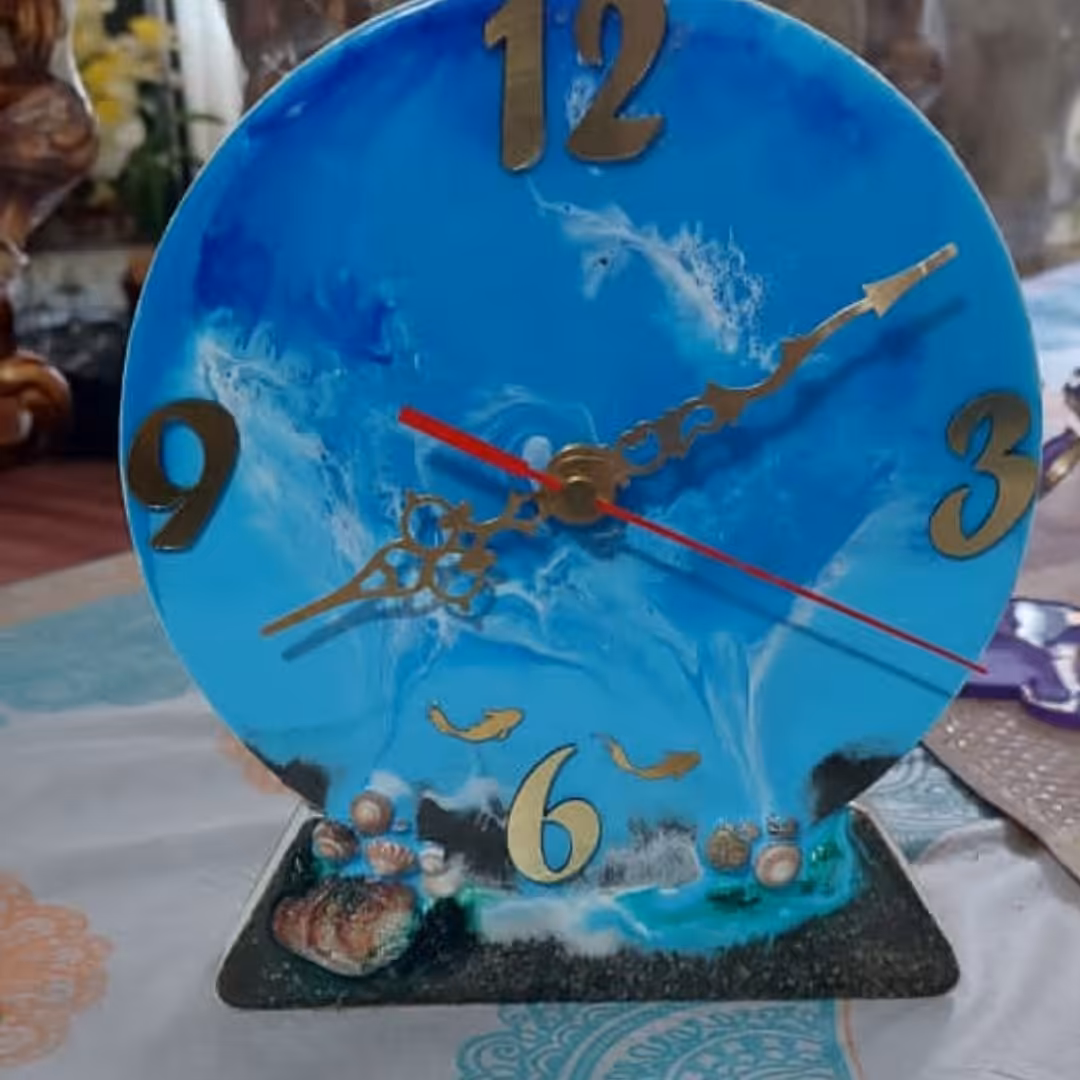 ساعت رومیزی رزینی