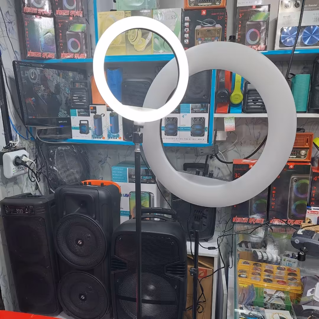 رینگ لایت 10 اینچ با پایه دو متری قابل تنظیم