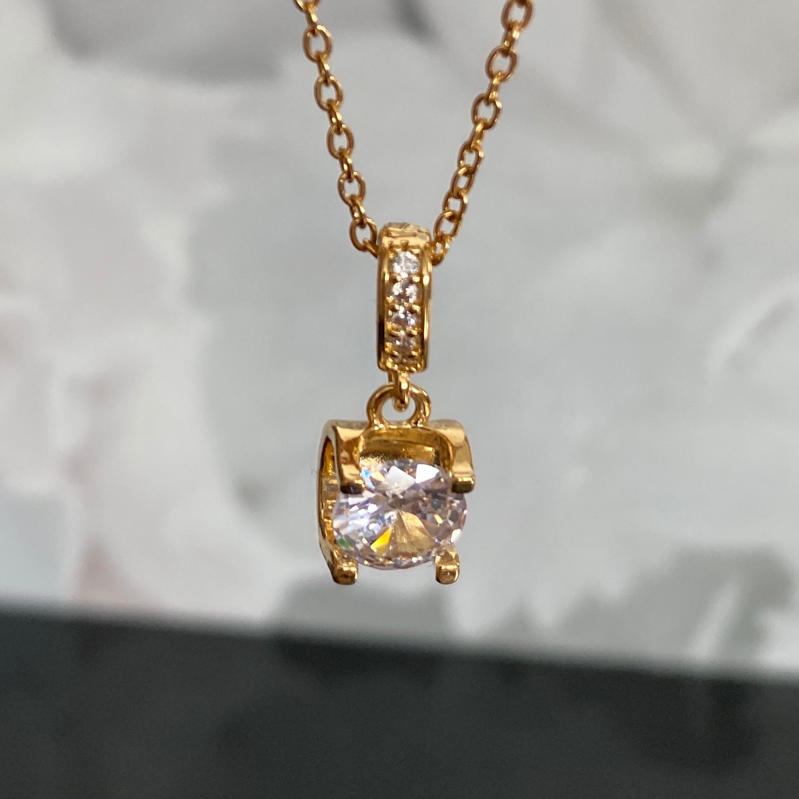 گردنبند نگین دار