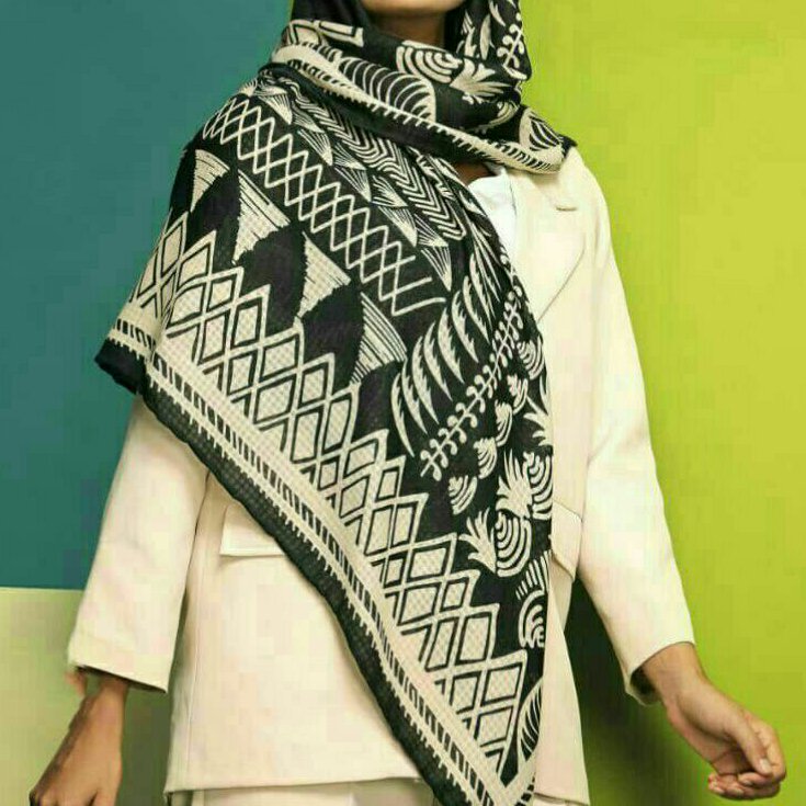 روسری نخی طرح پاییزه