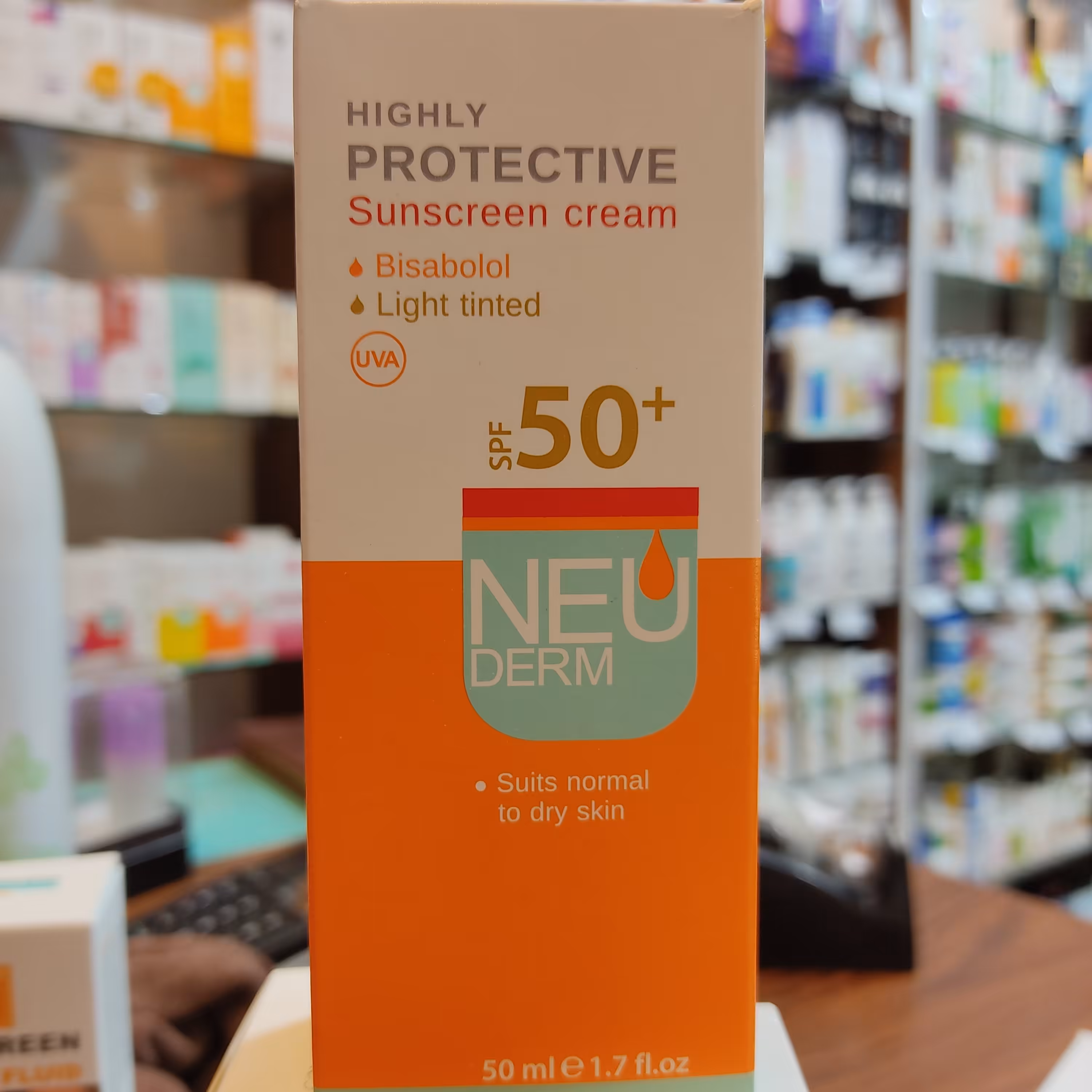 ضد آفتاب نئودرم بی رنگ 