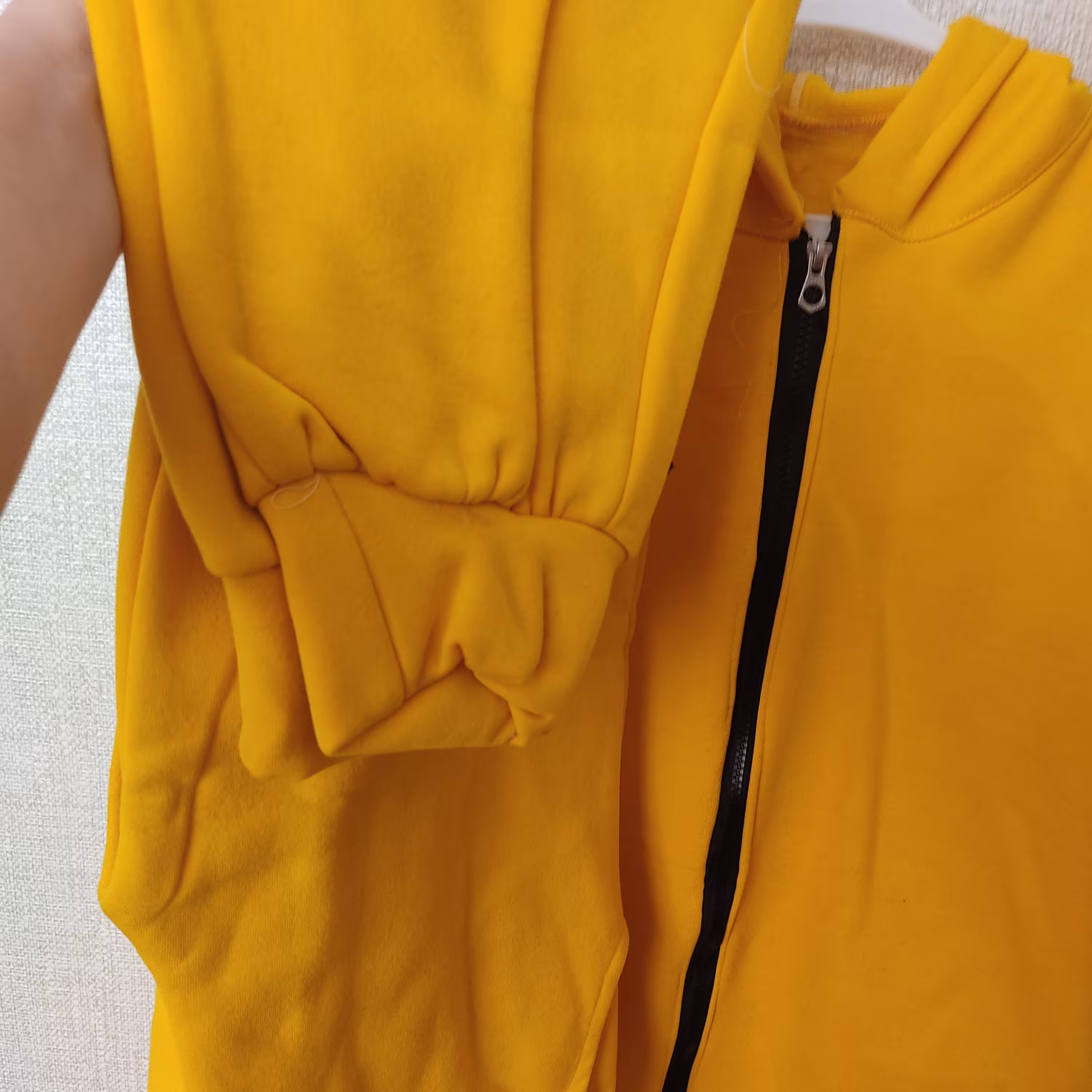 ست سوئیشرت  شلوار دورس سه نخ  رنگ مشکی و زرد 