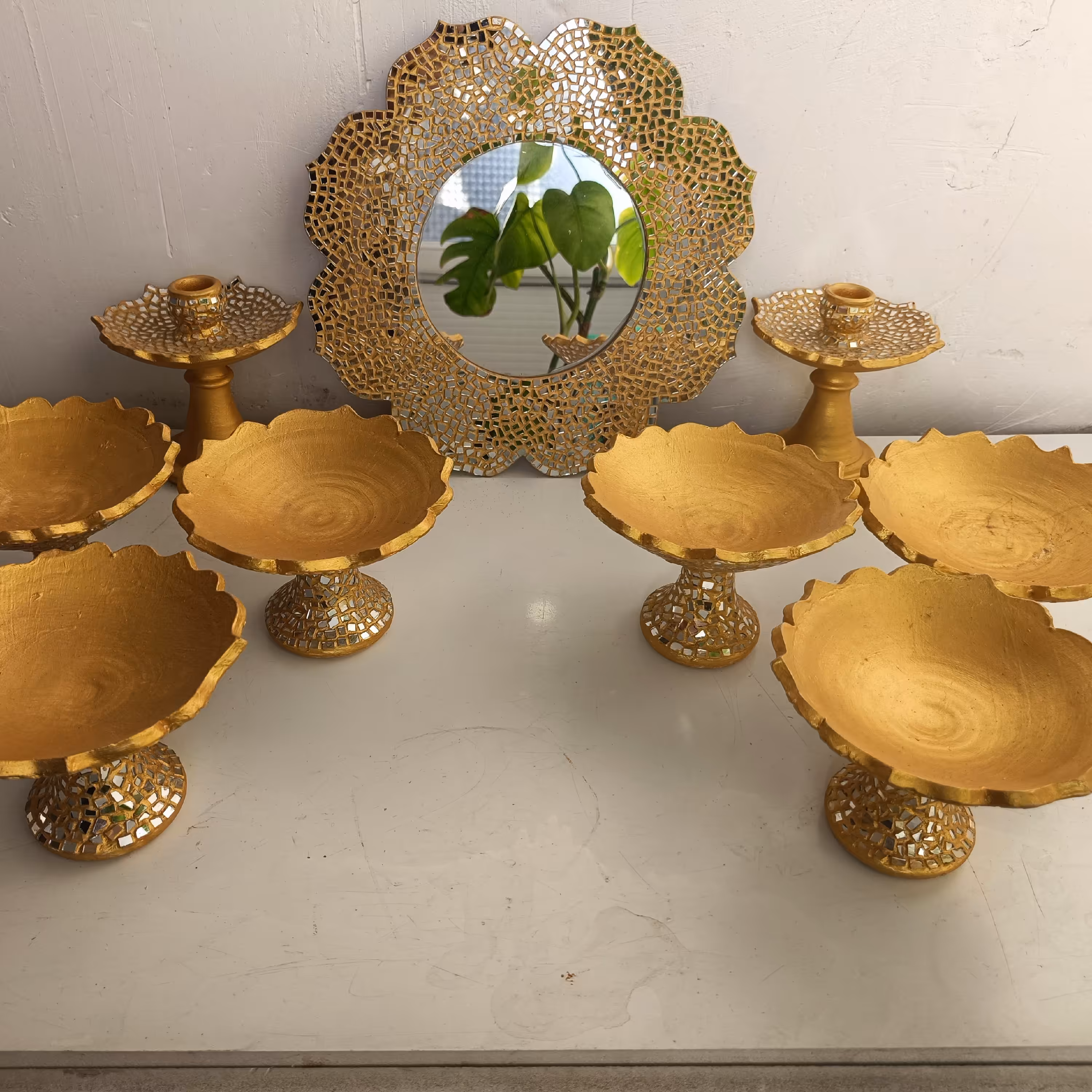 هفت سین لب چین  پایه  دار  سفالی آینه کاری (9تکه) 