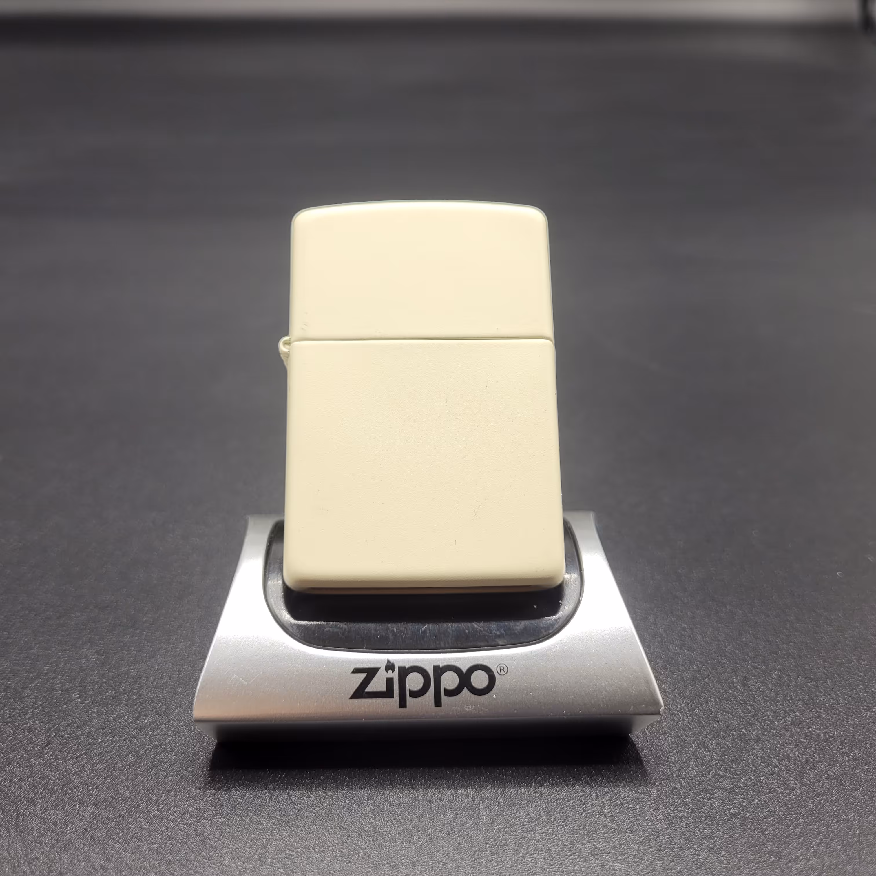 فندک شیری رنگ ساده زیپو اورجینال 