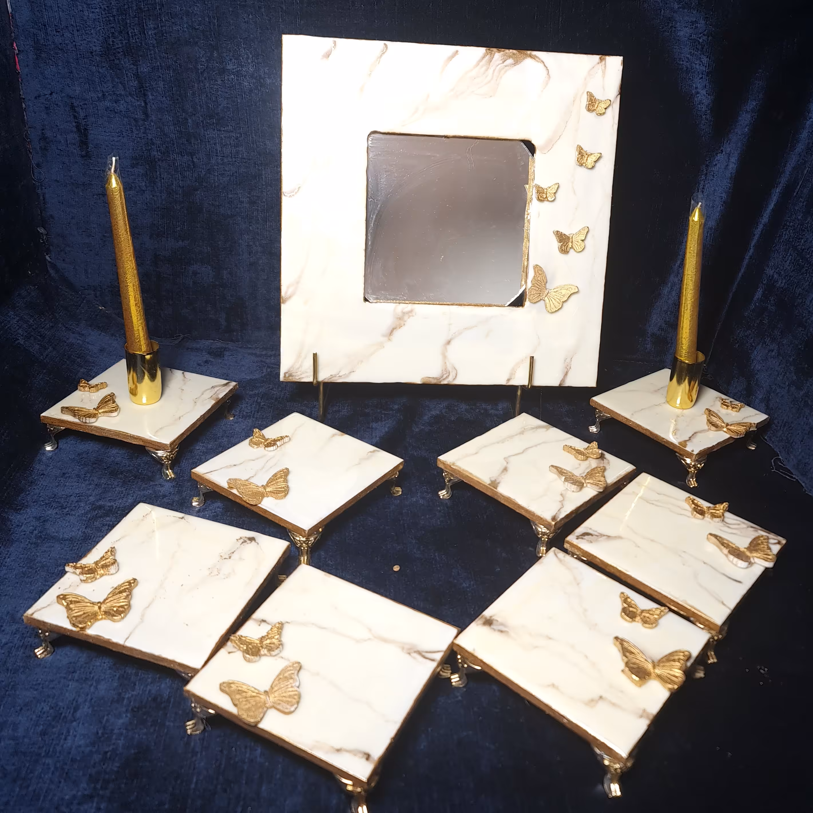 سفره هفتسین رزینی طرح سنگ کرمی و قهوه ای با تزئین پروانه 