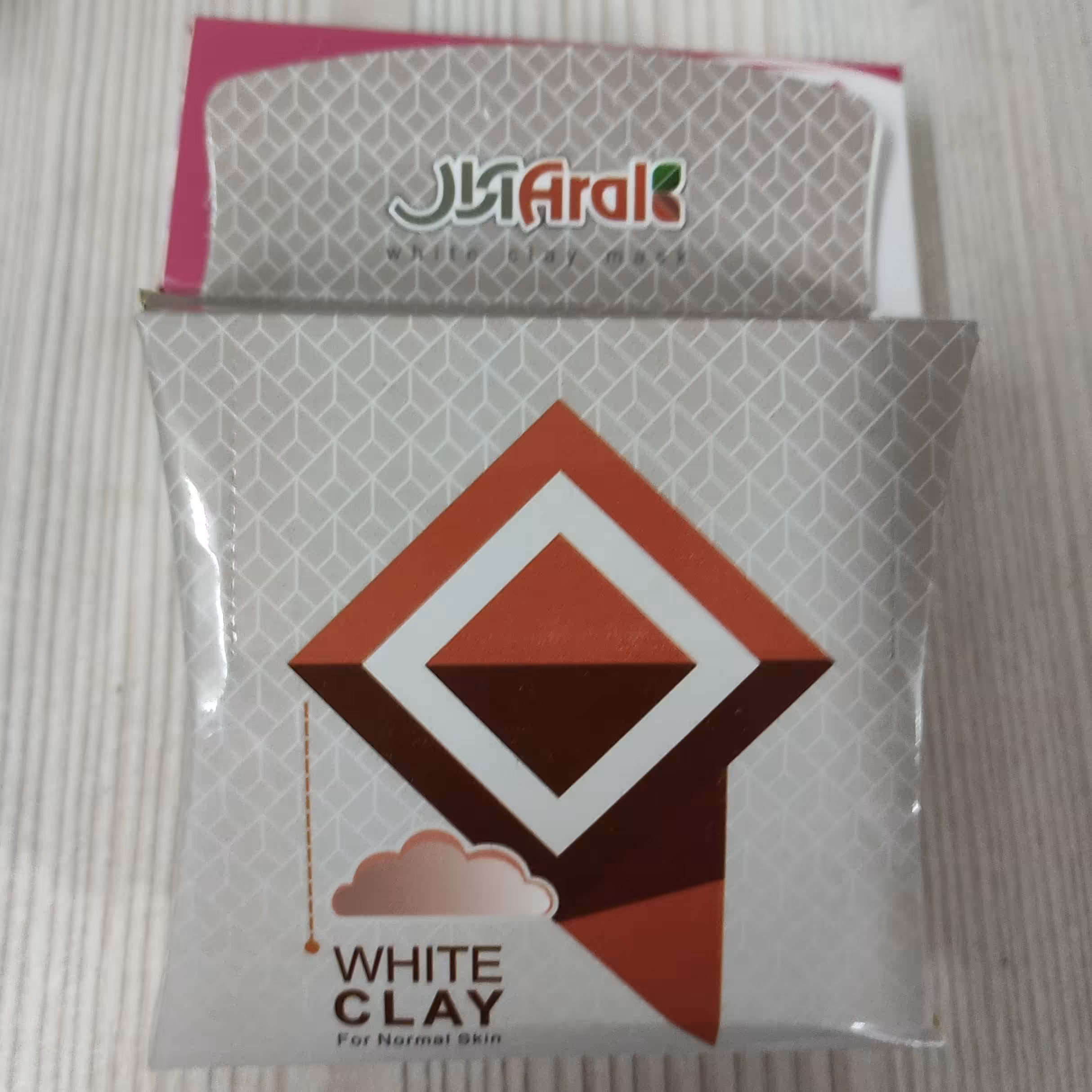 ماسک خاک رس سفید زئولیت و کائولین(پوستهای چرب ومستعد جوش)