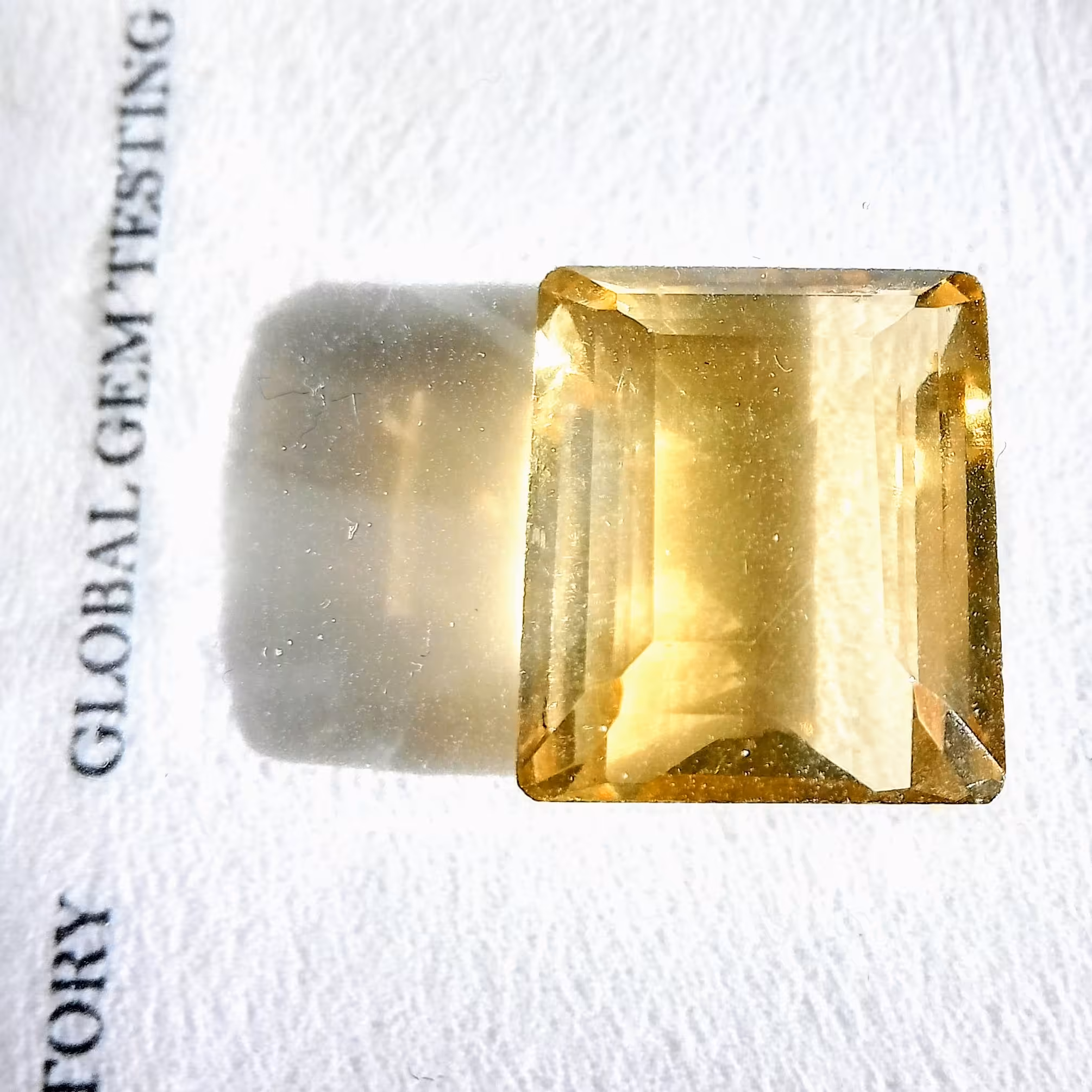 نگین سیترین معدنی طبیعی بسیار باکیفیت شناسنامه دار