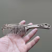 شانه چوبی گردو با پوشش نهایی روغن بادام تلخ 