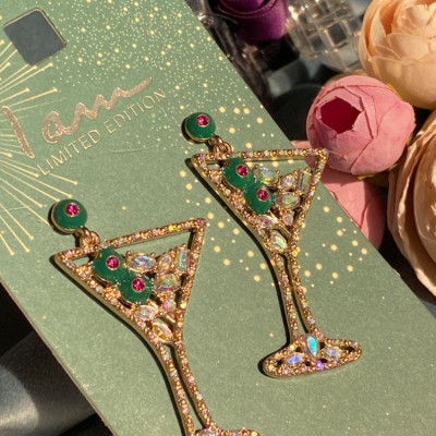 گوشواره میخی اکسسوری دخترانه برای کادو تولد