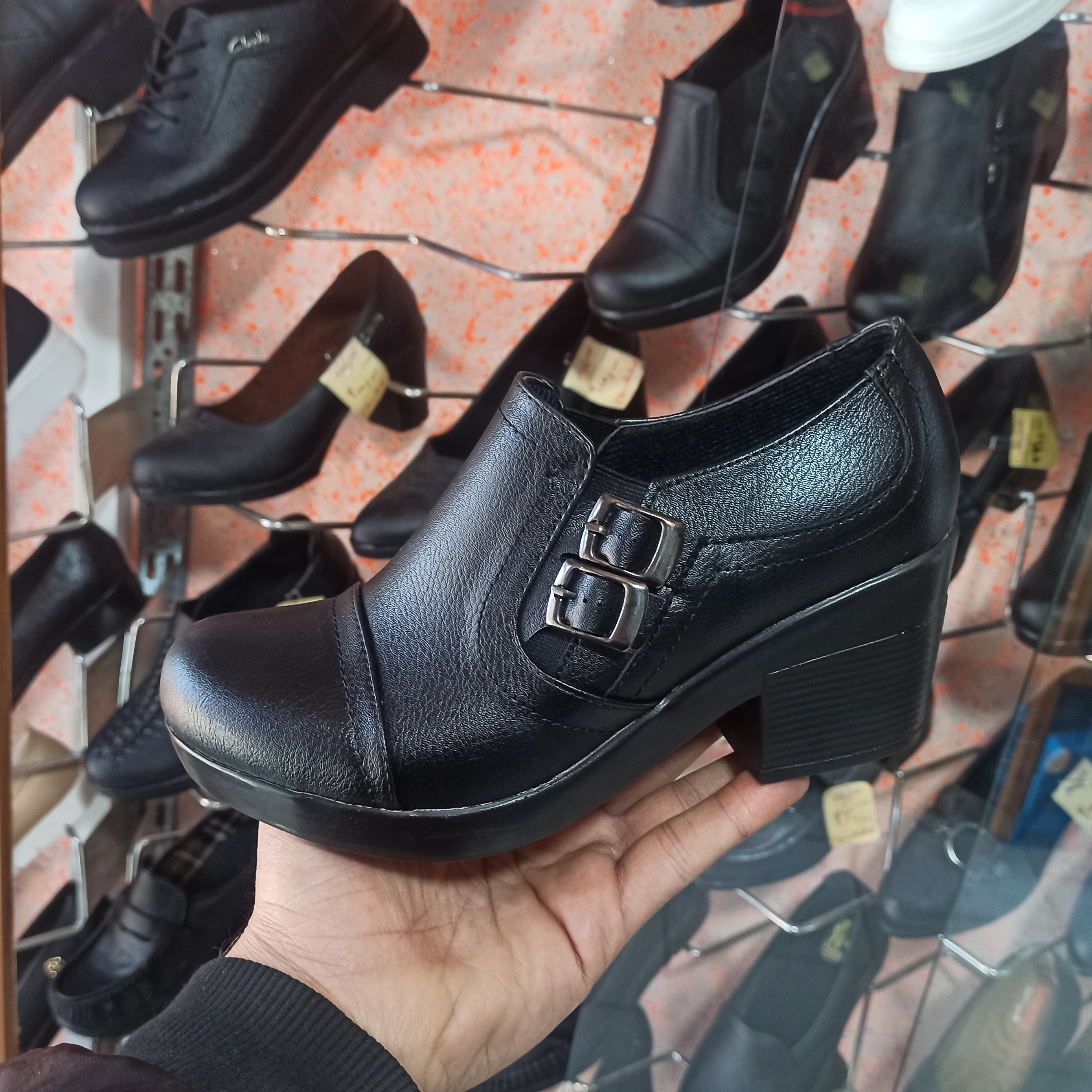 کفش زنانه بقل سگکک پاشنه 5سانت طبی