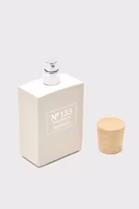 عطر زنانه شماره شکوفه بسیار توالت 133 100 میل Stradivarius