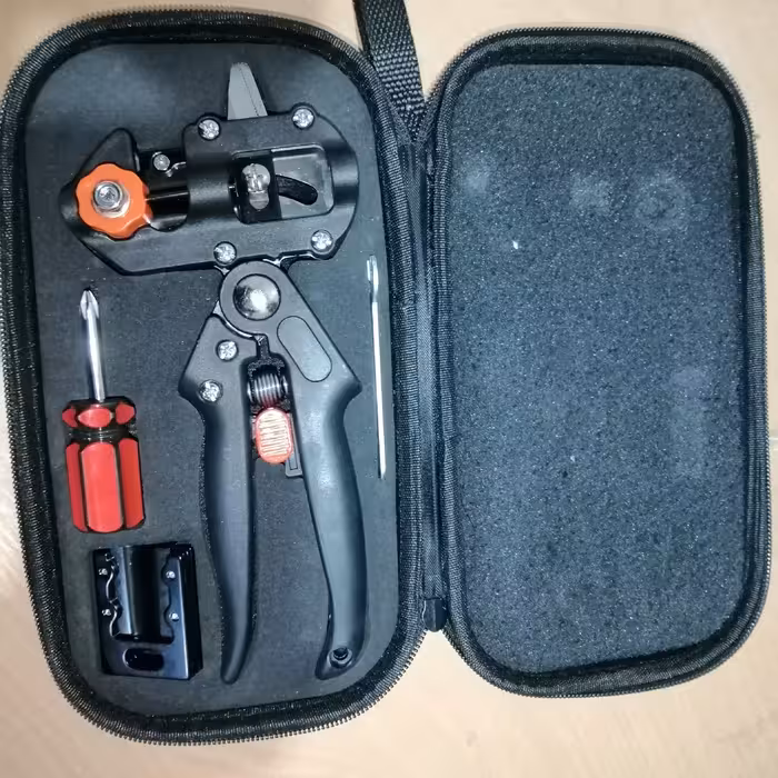 قیچی باغبانی چند کاره  مناسب هرس کردن و پیوند زدن 