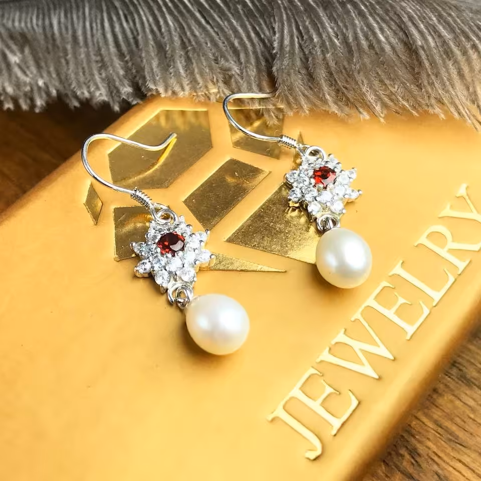 گوشواره فوق العاده شیک دونگینه گارنت و مروارید پرورشی اصلی عیارنقره925