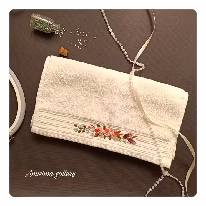 حوله دستی گلدوزی شده با دست کد 001