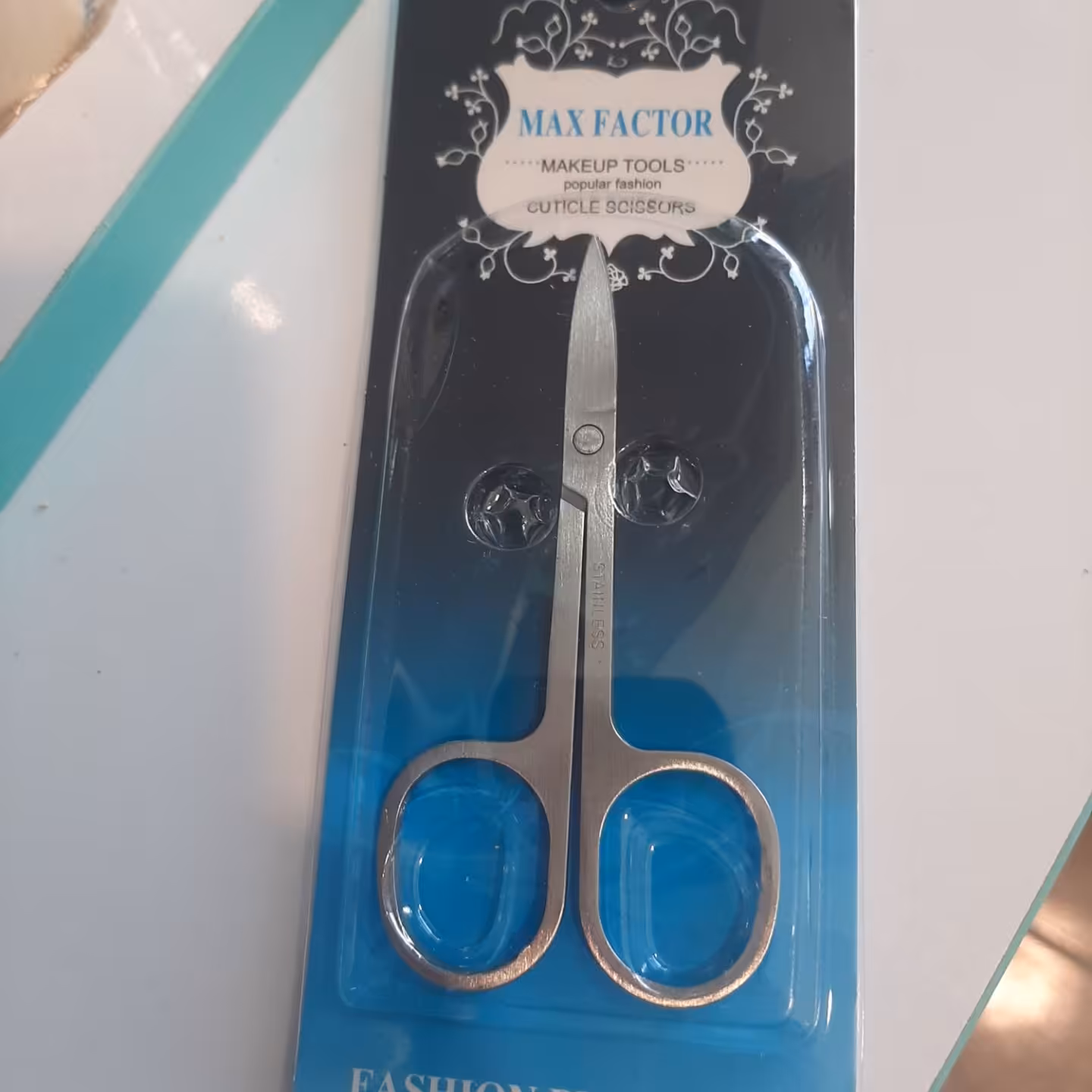 قیچی ابرو مکس فاکتور