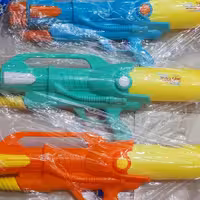 اسباب بازی تفنگ آبپاش پمپی سایز بزرگ