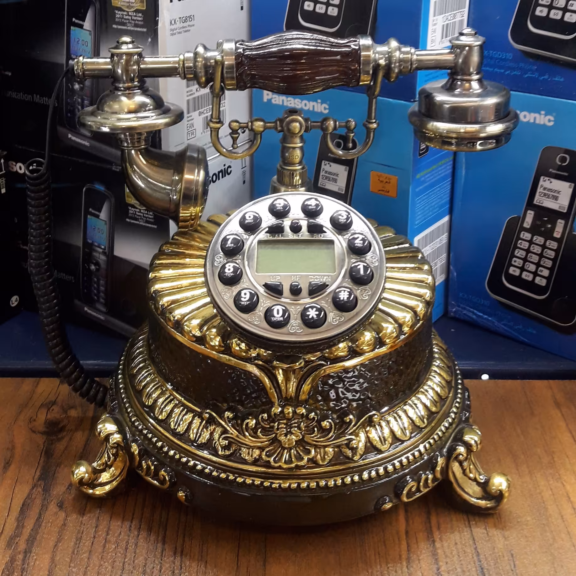 تلفن کلاسیک قهوه ای طلایی مدل 116