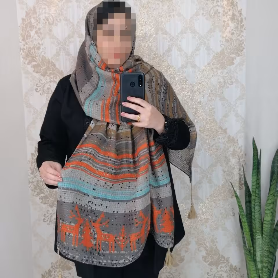 شال نخی منگوله دار پاییزه طرح گوزن