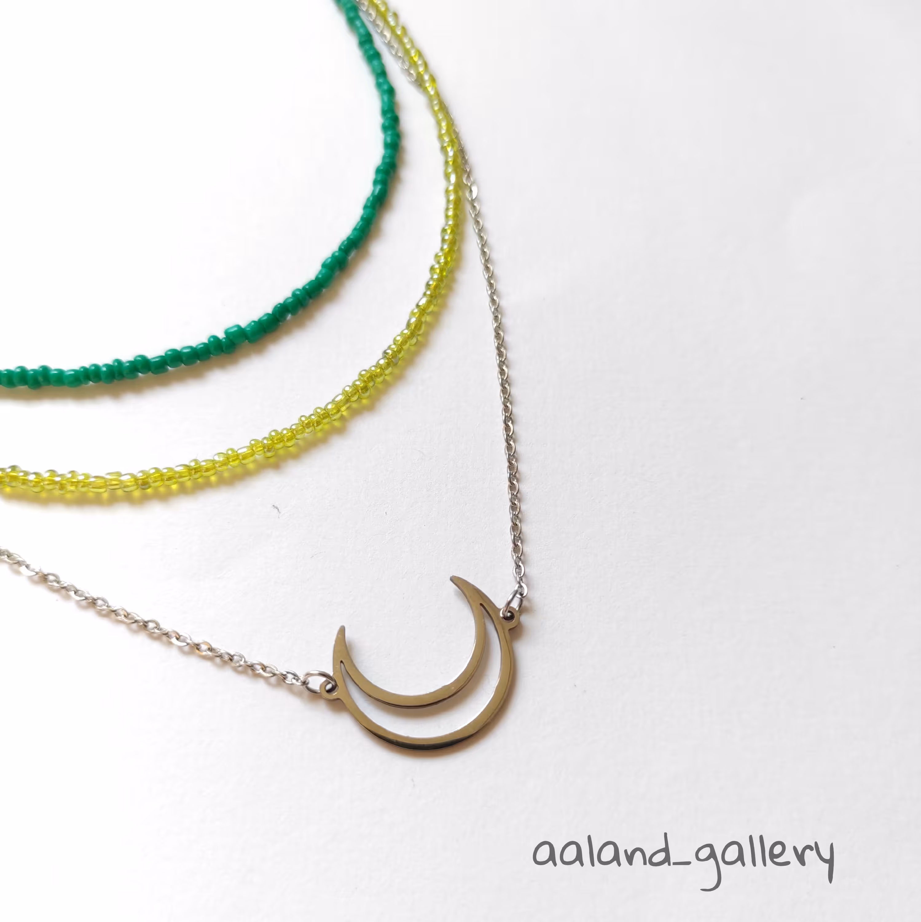 گردنبند ماه رنگ ثابت و استیل ترند و شیک با تضمین کیفیت