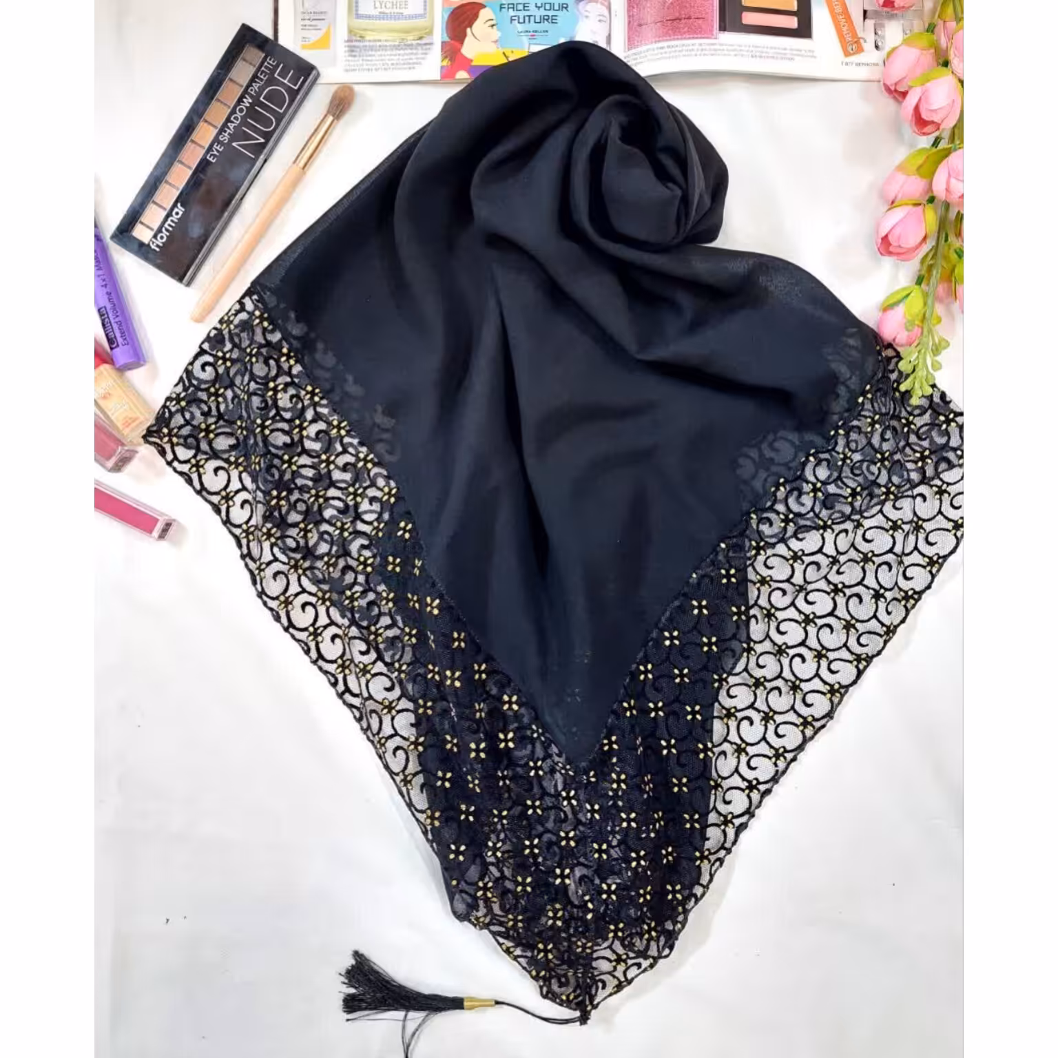 روسری مشکی حاشیه دار شاین دار مجلسی مناسب خانم های شیک پوش