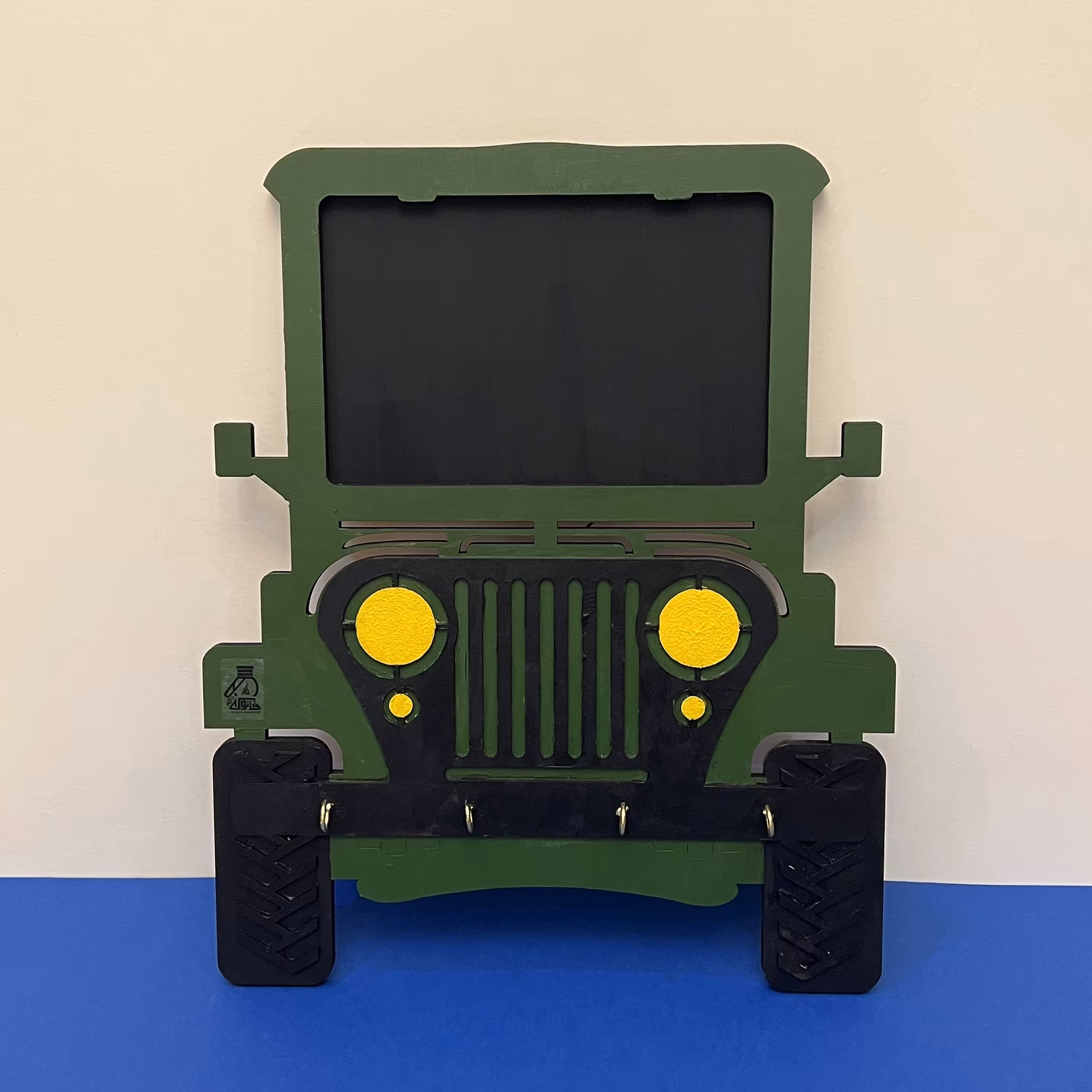 جاکلیدی و تخته سیاه ماشین