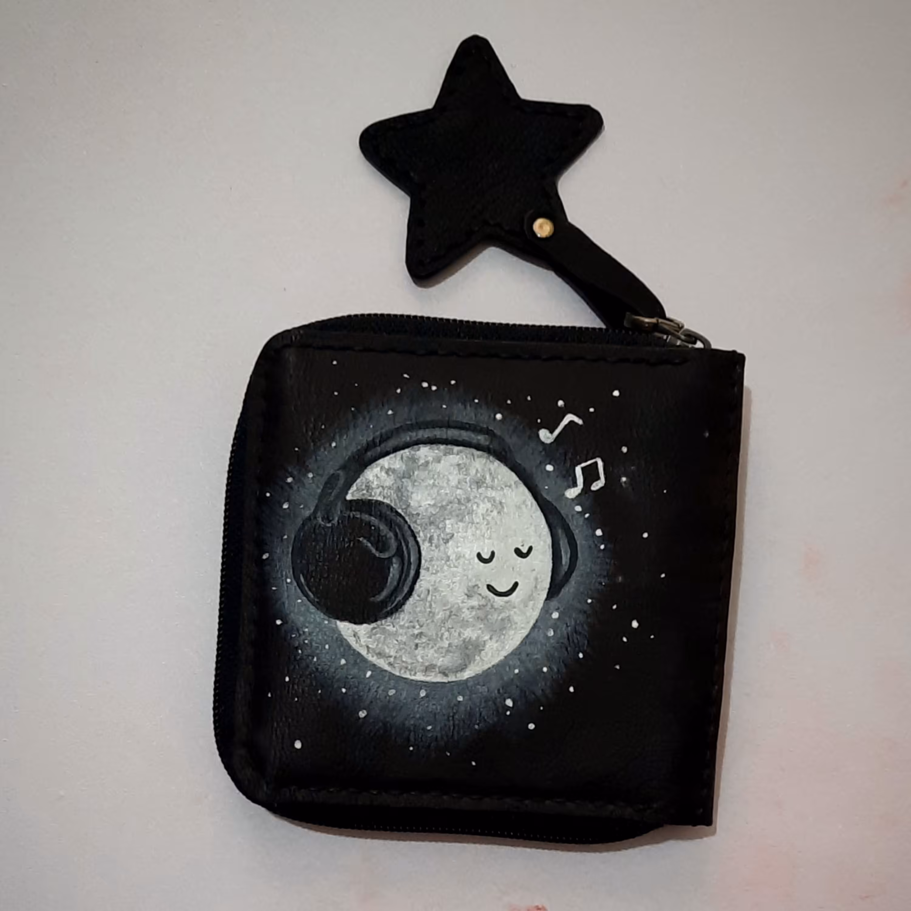 کیفِ پولِ چرمیِ دستدوز 