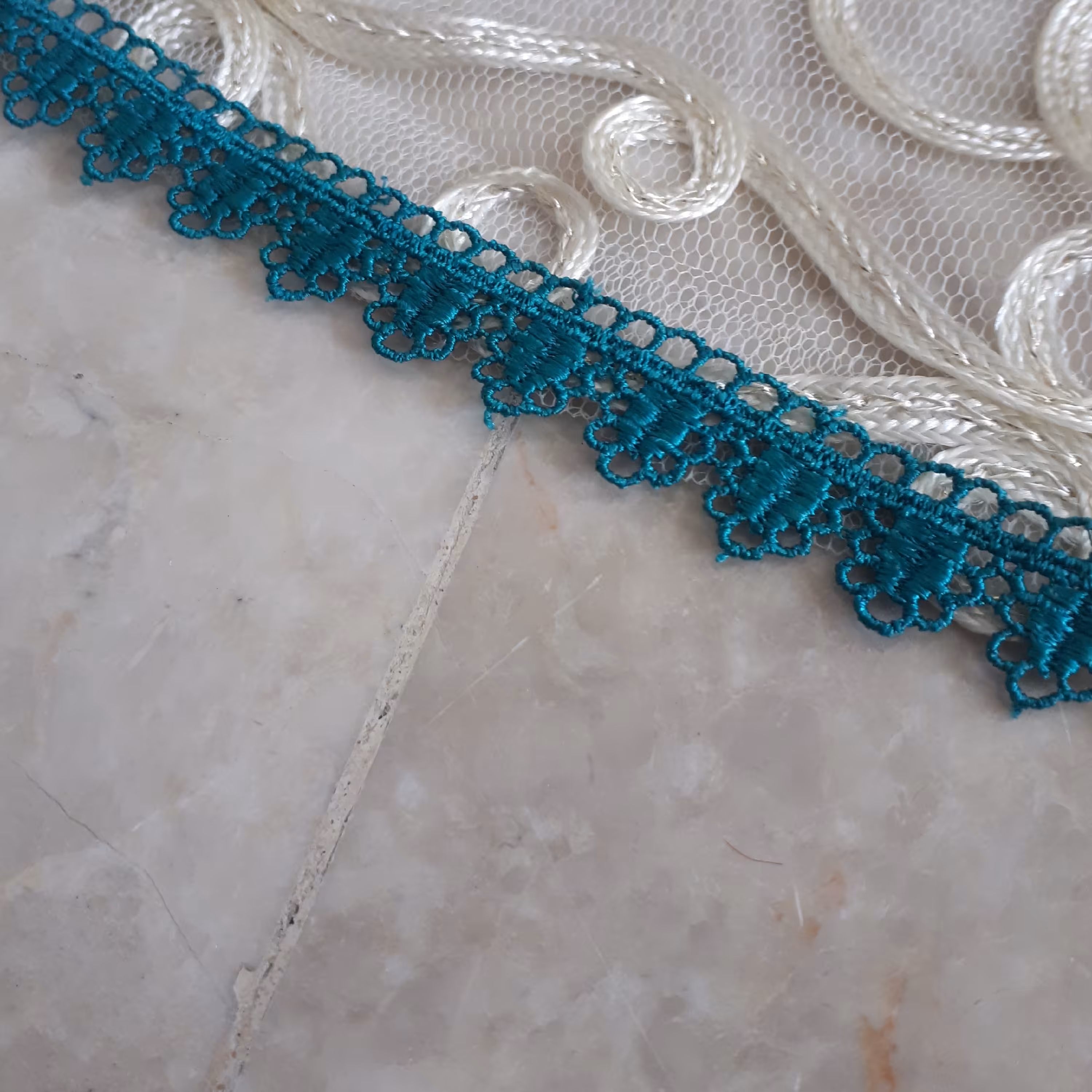 نوار تزیینی لباس و البسه