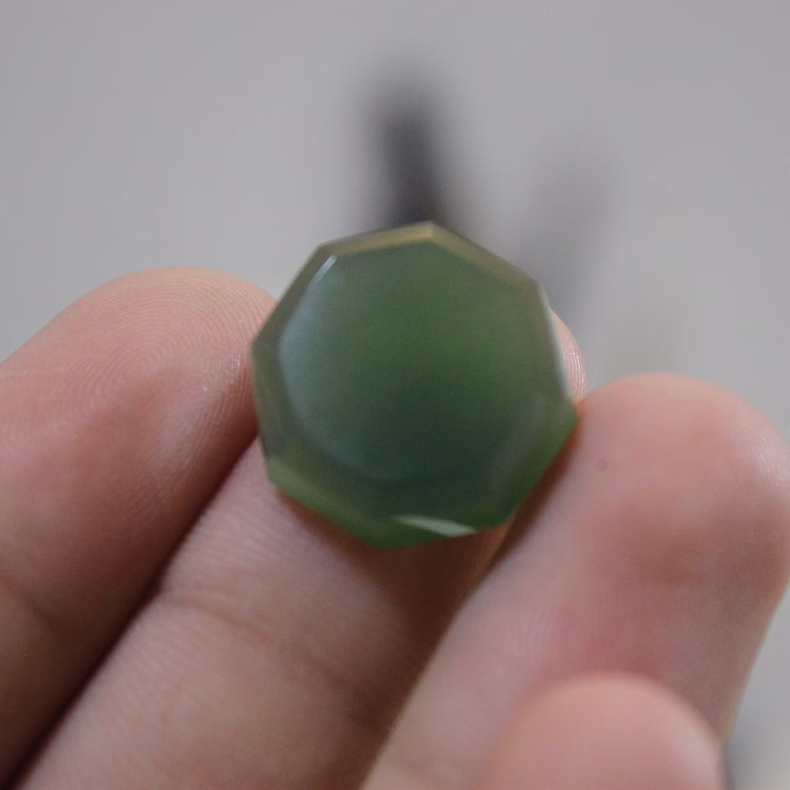 عقیق سبز  (خراسانی) در طرح هشت وجهی  با کیفیت بالا  و قیمت بسیار پایین ...