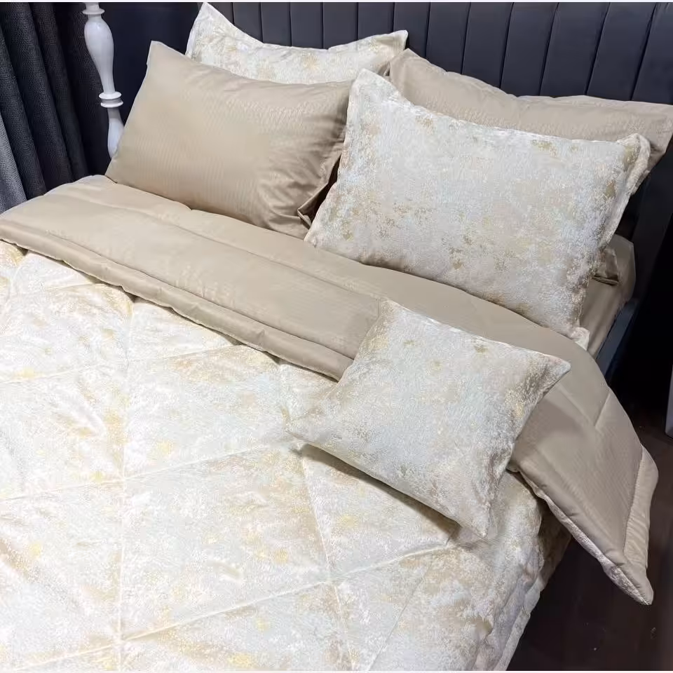 روتختی مخمل (پس کرایه)