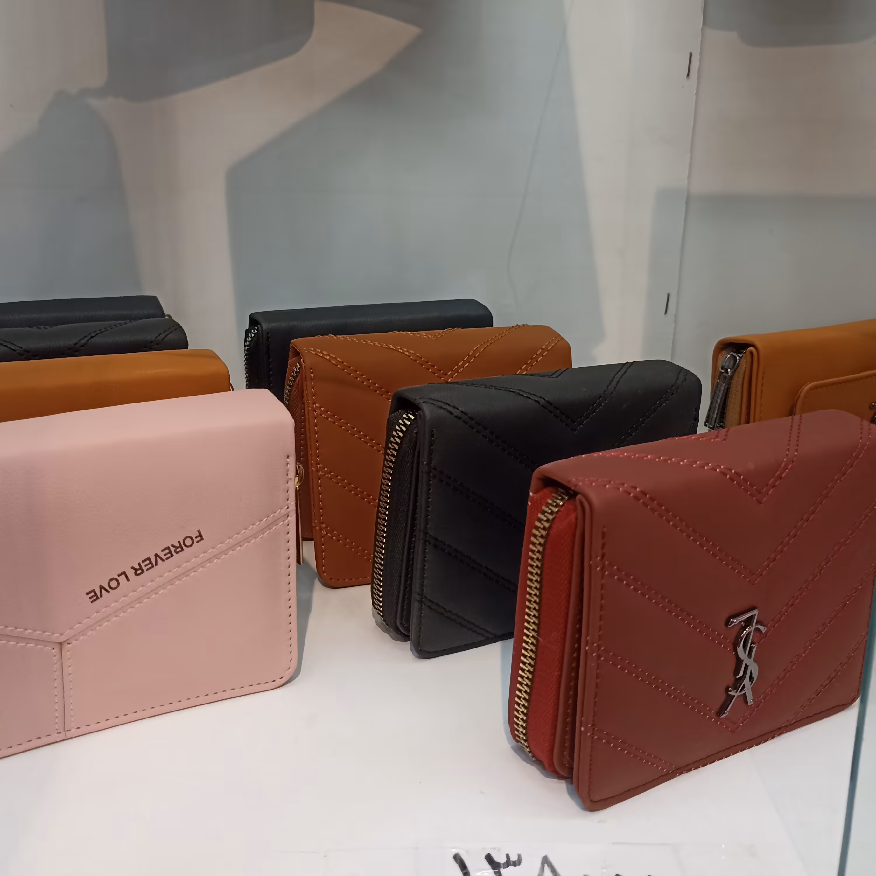 کیف پول  دو طرح زیبا  با قیمت مناسب