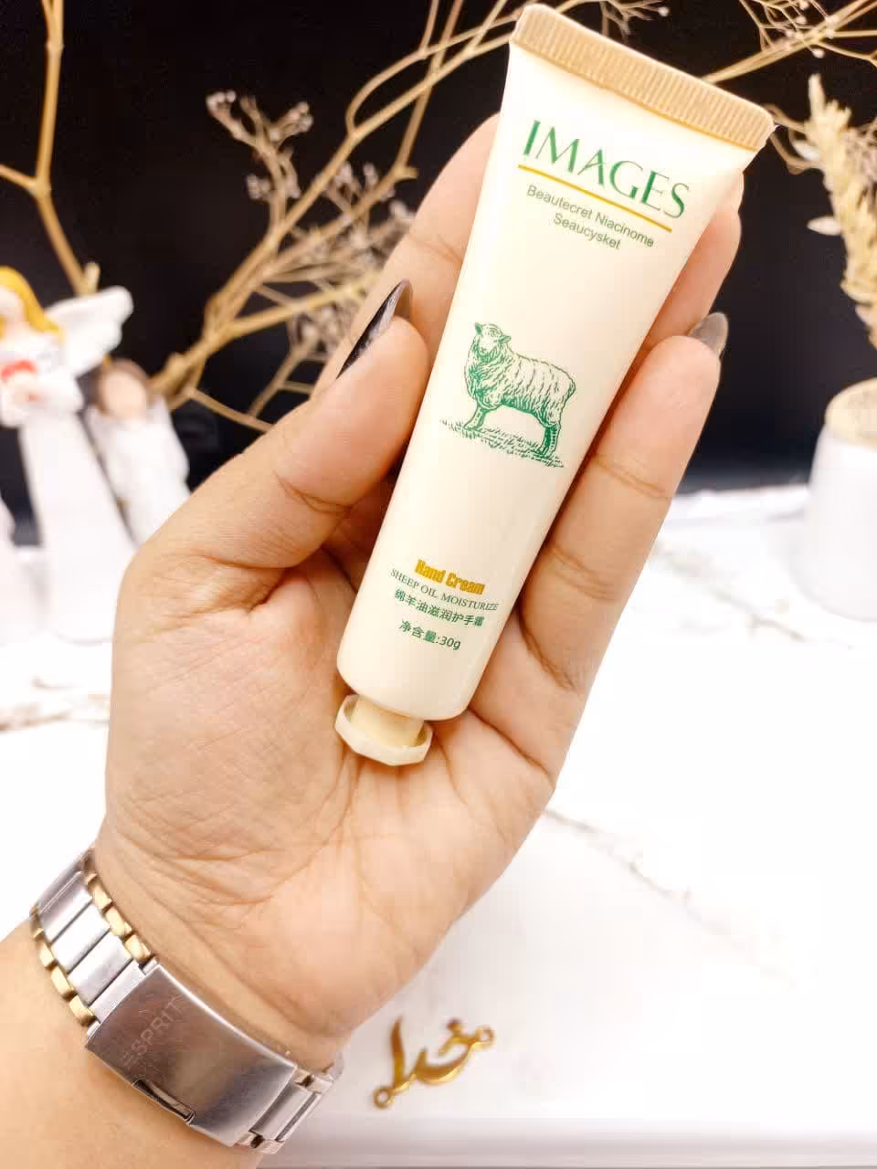 کرم دست تیوپی مرطوب کننده گوسفند 30 گرم برند ایمیجز IMAGES کد XXM77450
