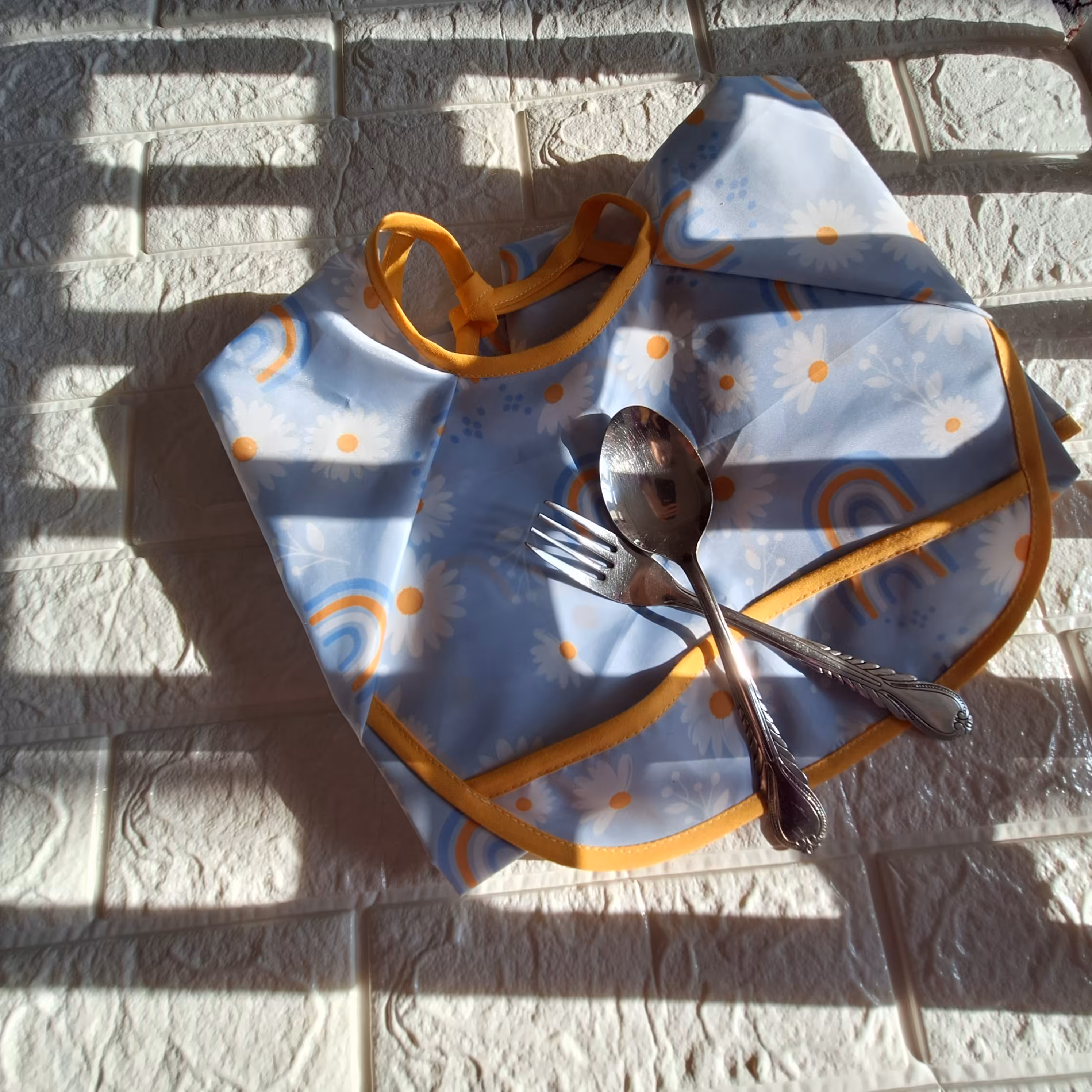 پیشبند ضداب لباسی کودک  بابونه