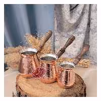 قهوه جوش مسی دسته چوبی نسوز - سایز  سه - طرح چکشی  - برند رایا مس زنجان