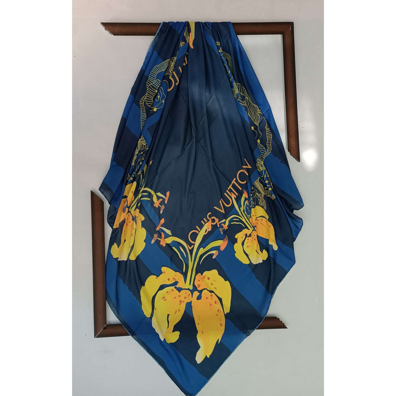 روسری نخی دور دست دوز طرح گل (قواره 130)